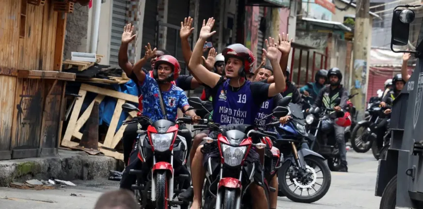 Βραζιλία: Επιχείρηση της Αστυνομίας στις φαβέλες, 64 νεκροί και τραυματίες ΒΙΝΤΕΟ Βραζιλία: Επιχείρηση της Αστυνομίας στις φαβέλες, 64 νεκροί και τραυματίες ΒΙΝΤΕΟ