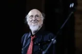 «Καλοτάξιδος, Νιόνιο»: Ο αποχαιρετισμός του Νίκου Νικολόπουλου στον Διονύση Σαββόπουλο