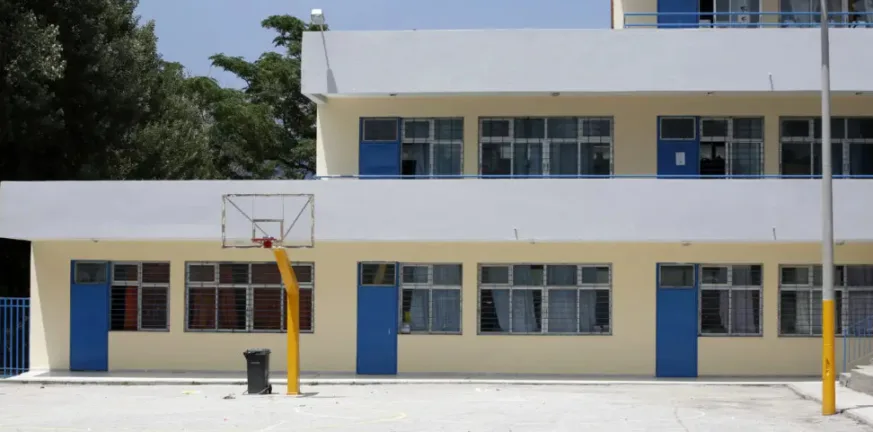 Ασπρόπυργος: 10χρονο κοριτσάκι κατέρρευσε και πέθανε στο προαύλιο του σχολείου της Ασπρόπυργος: 10χρονο κοριτσάκι κατέρρευσε και πέθανε στο προαύλιο του σχολείου της