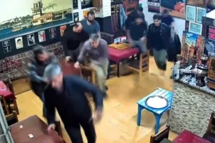ΒΙΝΤΕΟ η στιγμή που τα 6,1 ρίχτερ «χτυπούν» την Τουρκία, κατέρρευσαν κτίρια, πολλοί τραυματίες