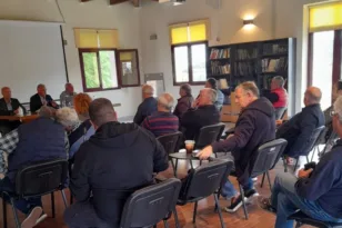 Αιγιάλεια: Ο δήμαρχος Παναγιώτης Ανδριόπουλος με πολίτες και προέδρους της Συμπολιτείας