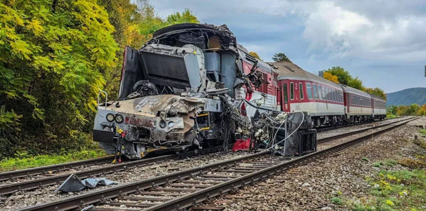 Σλοβακία: Πάνω από 60 οι τραυματίες από τη σύγκρουση δύο τρένων Σλοβακία: Πάνω από 60 οι τραυματίες από τη σύγκρουση δύο τρένων