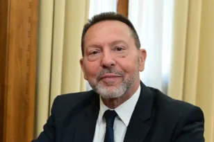 «Συναγερμός» από Στουρνάρα για δημογραφικό και ελληνική οικονομία