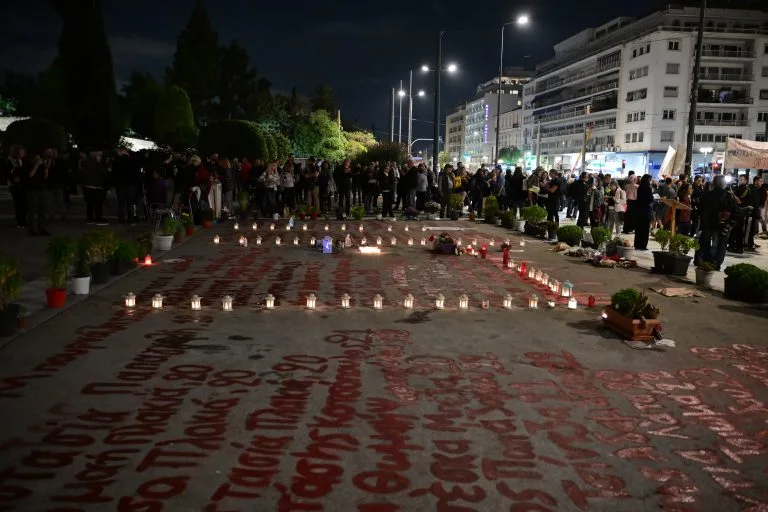 Συγκέντρωση έξω από τη Βουλή κατά της τροπολογίας για το Μνημείο του Άγνωστου Στρατιώτη ΦΩΤΟ