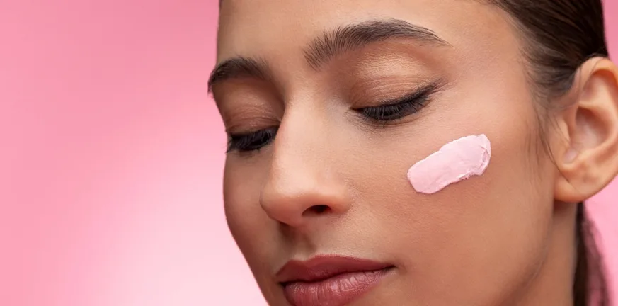 Η αλήθεια πίσω από τα συστατικά των καλλυντικών: τι αξίζει να γνωρίζεις πριν αγοράσεις