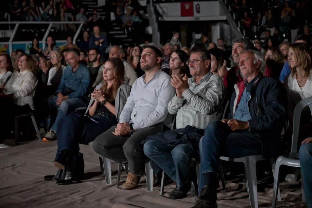 Στην Πάτρα τραγούδησαν ξανά τον Μίκη: Συναυλία αφιέρωμα στην Περιβόλα ΦΩΤΟ