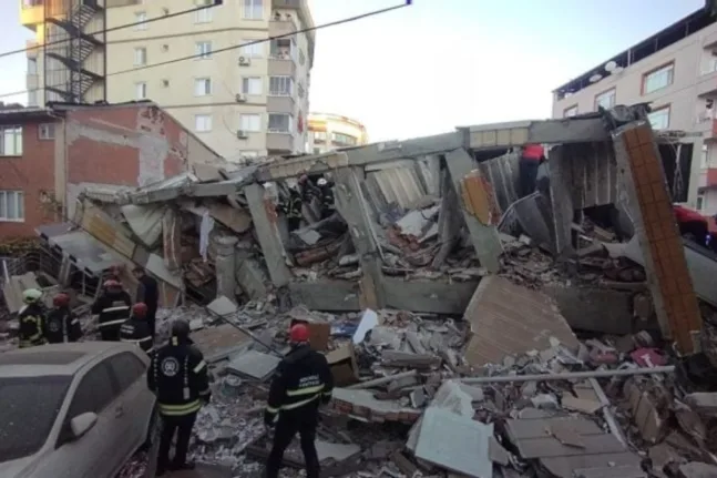 Συναγερμός στην Τουρκία: Κατέρρευσε πολυκατοικία, φόβοι για εγκλωβισμένους ΒΙΝΤΕΟ