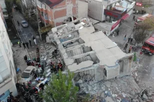 Κατάρρευση πολυκατοικίας Τουρκία: Δυο παιδιά και οι γονείς τους νεκροί ΒΙΝΤΕΟ