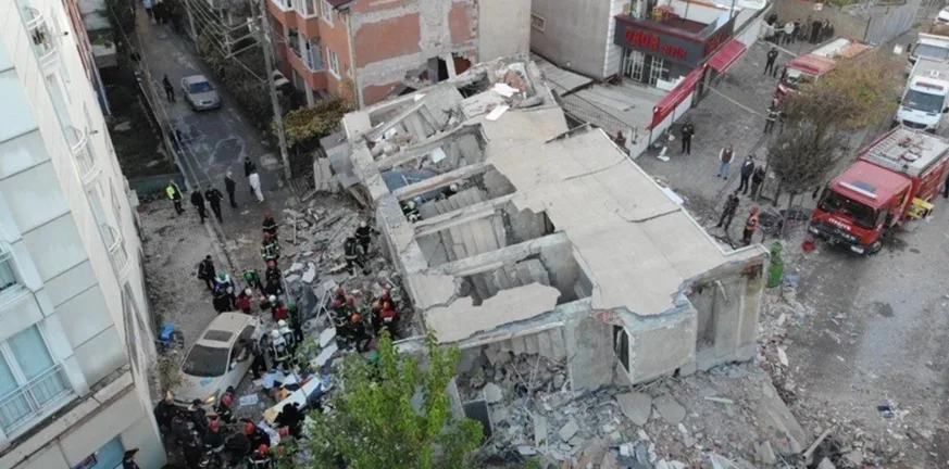 Κατάρρευση πολυκατοικίας Τουρκία: Δυο παιδιά και οι γονείς τους νεκροί ΒΙΝΤΕΟ Κατάρρευση πολυκατοικίας Τουρκία: Δυο παιδιά και οι γονείς τους νεκροί ΒΙΝΤΕΟ