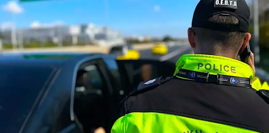 Ποινή 10 μήνες φυλάκισης και 2.365 ευρώ πρόστιμο σε οδηγό για τρεις παραβάσεις!