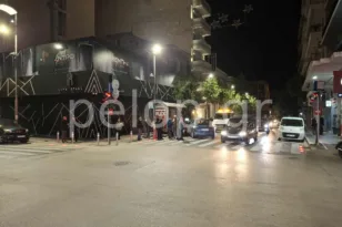 Πάτρα: Τροχαίο στη Γούναρη, οδηγός συνέχισε ευθεία και συγκρούστηκε με άλλο όχημα ΦΩΤΟ