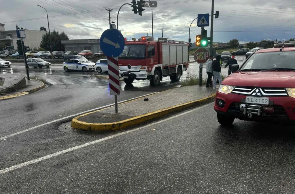 Καραμπόλα τριών αυτοκινήτων με τραυματισμό και μεγάλες ζημιές! ΦΩΤΟ