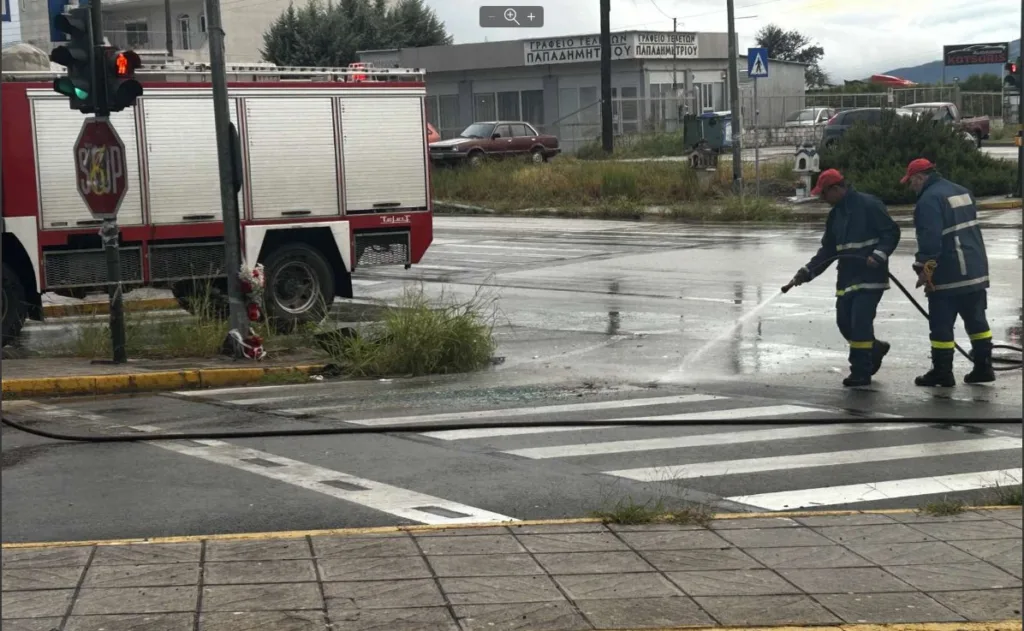 Καραμπόλα τριών αυτοκινήτων με τραυματισμό και μεγάλες ζημιές! ΦΩΤΟ