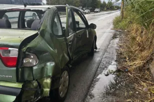 Καραμπόλα τριών αυτοκινήτων με τραυματισμό και μεγάλες ζημιές! ΦΩΤΟ