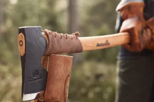 Είχε οικονομικές διαφορές με τη γυναίκα του και την κυνήγησε με τσεκούρι! Είχε οικονομικές διαφορές με τη γυναίκα του και την κυνήγησε με τσεκούρι!