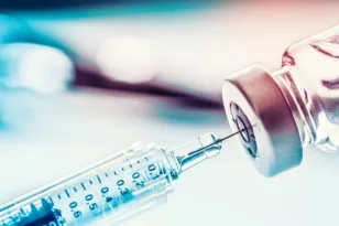 Αντιγριπικό εμβόλιο: Ποιοι και γιατί πρέπει να το κάνουν φέτος