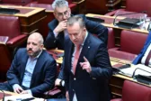 Κόκκαλης προς Φεύγα στη Βουλή: «Φεύγα, πρέπει να φύγεις – Ντροπή για τη μνήμη των θυμάτων στα Τέμπη»