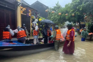 Βιετνάμ: Τραγικός απολογισμός από τις πλημμύρες, 13 νεκροί και 11 αγνοούμενοι