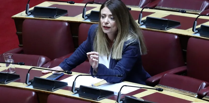 Β. Δάγκα από το «Αττικόν»: «Καταστολή για να μη φτάσουν τα αιτήματα των υγειονομικών στον πρωθυπουργό»