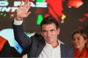 Βολιβία: Νέος πρόεδρος ο κεντροδεξιός γερουσιαστής Ροδρίγο Πας