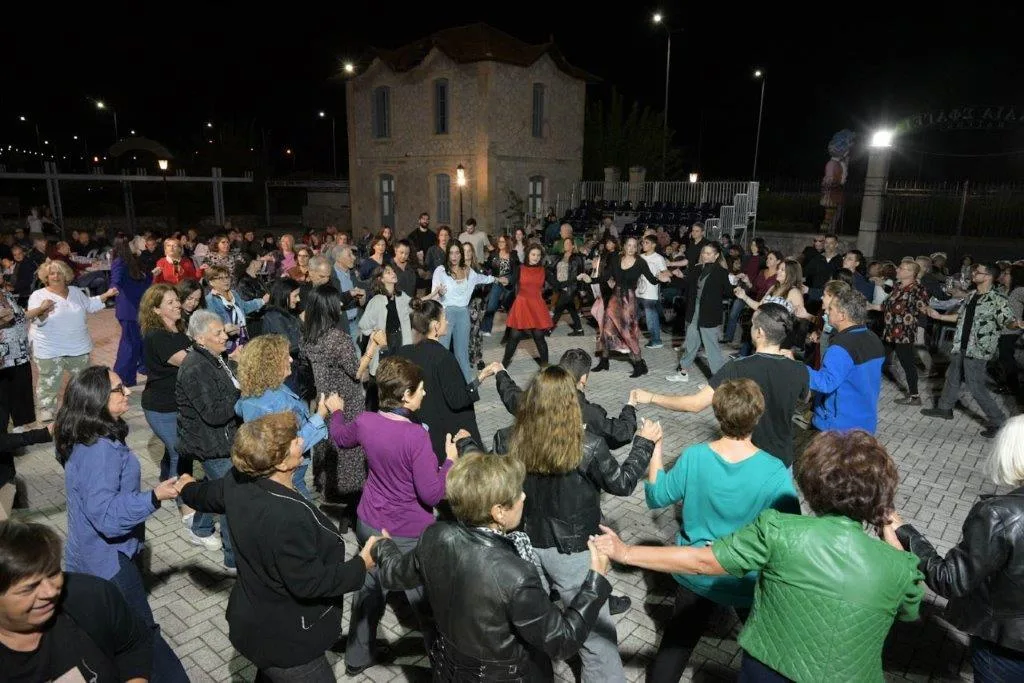 49 χρόνια ζωής για το Χορευτικό του Δήμου Πατρέων - Μια γιορτή αφιερωμένη στη δύναμη της συλλογικής έκφρασης ΦΩΤΟ