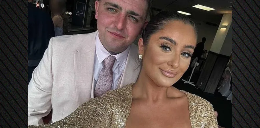 Η διανομή κέικ αμυγδάλου δεν σταμάτησε και ζευγάρι με σοβαρή αλλεργία αποβιβάστηκε από πτήση! Η διανομή κέικ αμυγδάλου δεν σταμάτησε και ζευγάρι με σοβαρή αλλεργία αποβιβάστηκε από πτήση!