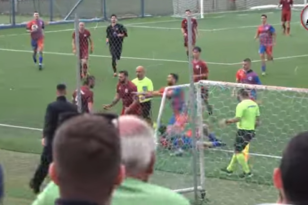 Εκτεταμένα επεισόδια στο Ερασιτεχνικό, του έδωσε γερή γροθιά και τον έβγαλε νοκ-άουτ! ΒΙΝΤΕΟ