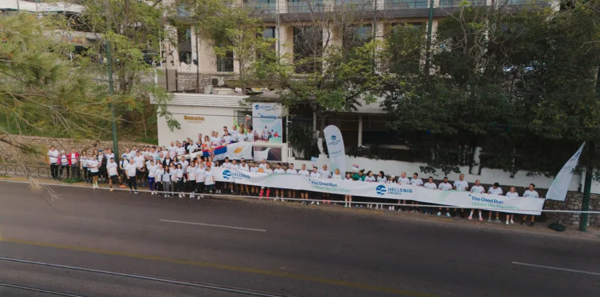 Περισσότεροι από 350 εθελοντές της HELLENiQ ENERGY έτρεξαν στον 42ο Αυθεντικό Μαραθώνιο της Αθήνας