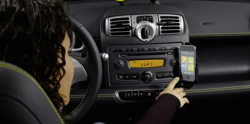 Αυτή είναι η μοναδική εξαίρεση του ΚΟΚ για τη χρήση κινητού τηλεφώνου στην οδήγηση Αυτή είναι η μοναδική εξαίρεση του ΚΟΚ για τη χρήση κινητού τηλεφώνου στην οδήγηση