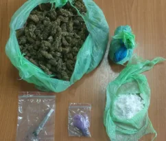 Αγρίνιο: Πιάστηκε άνδρας με περίπου 280 γραμμάρια κάνναβης και 30 γραμμάρια κοκαΐνης