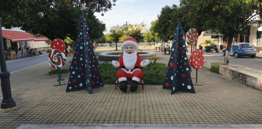 «Χρώμα» Χριστουγέννων στην Πάτρα ΦΩΤΟ