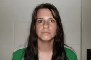 ΗΠΑ: 30χρονη δασκάλα έκανε σεξ με μαθητές Γυμνασίου και τους έδινε και ναρκωτικά…