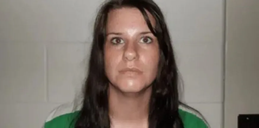 ΗΠΑ: 30χρονη δασκάλα έκανε σεξ με μαθητές Γυμνασίου και τους έδινε και ναρκωτικά...