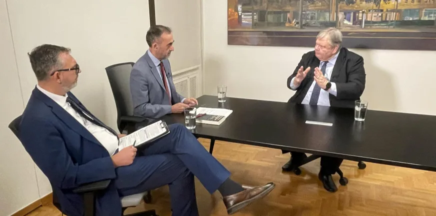 Ο Ευάγγελος Βενιζέλος στην «Π»: «Αυτός είναι ο πόλεμος της γενιάς μας» ΔΕΙΤΕ ΤΟ ΒΙΝΤΕΟ ΤΗΣ ΣΥΝΕΝΤΕΥΞΗΣ