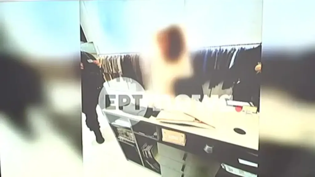 «Μην μου το κάνεις αυτό. Άσε με να φύγω»! Συνελήφθη και εκλιπαρούσε η 34χρονη που είχε ρημάξει καταστήματα ΦΩΤΟ