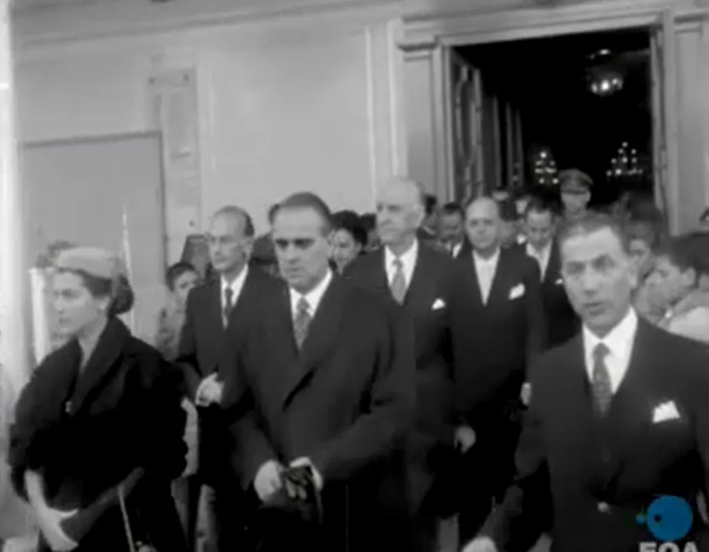 Πάτρα: Η πόλη γιορτάζει τον Άγιο Ανδρέα με λαμπρότητα ΔΕΙΤΕ ΖΩΝΤΑΝΑ - Ρετρό-αφιέρωμα σε εορτασμούς του παρελθόντος