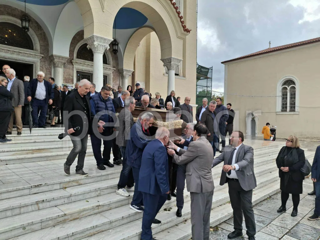 Το τελευταίο αντίο στον Θρασύβουλο Μαυρομμάτη – Πλήθος κόσμου αποχαιρέτησε τον ιστορικό παράγοντα της ΝΔ