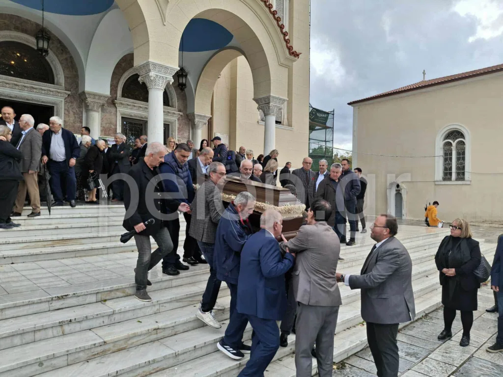 Το τελευταίο αντίο στον Θρασύβουλο Μαυρομμάτη – Πλήθος κόσμου αποχαιρέτησε τον ιστορικό παράγοντα της ΝΔ