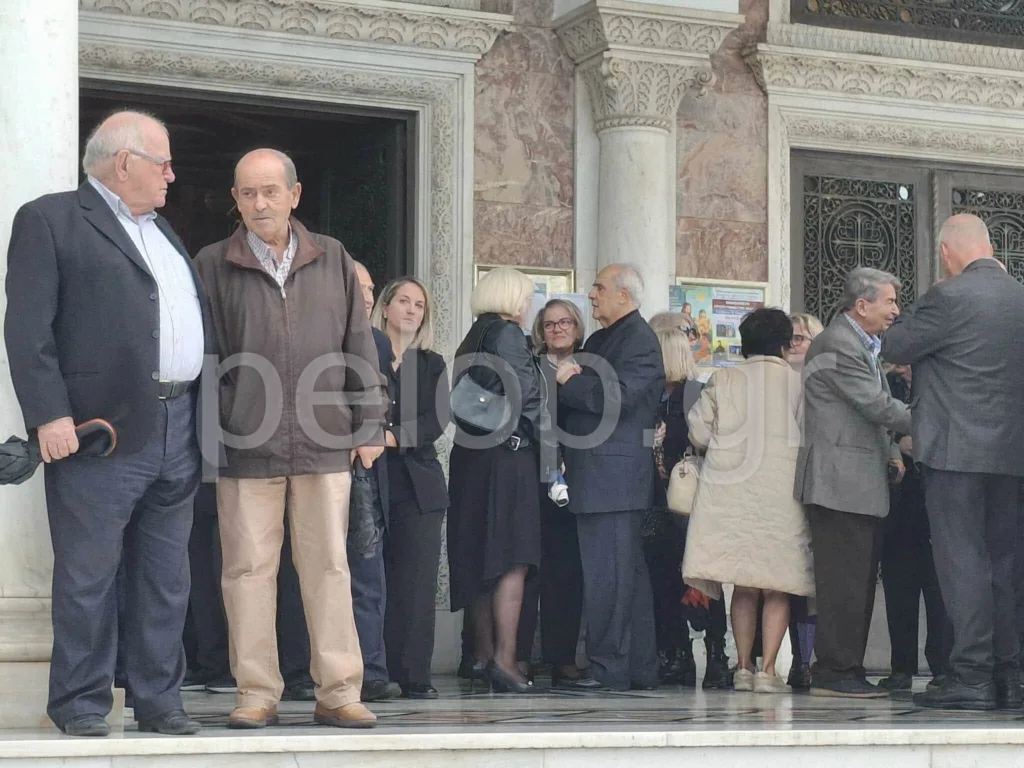 Το τελευταίο αντίο στον Θρασύβουλο Μαυρομμάτη – Πλήθος κόσμου αποχαιρέτησε τον ιστορικό παράγοντα της ΝΔ