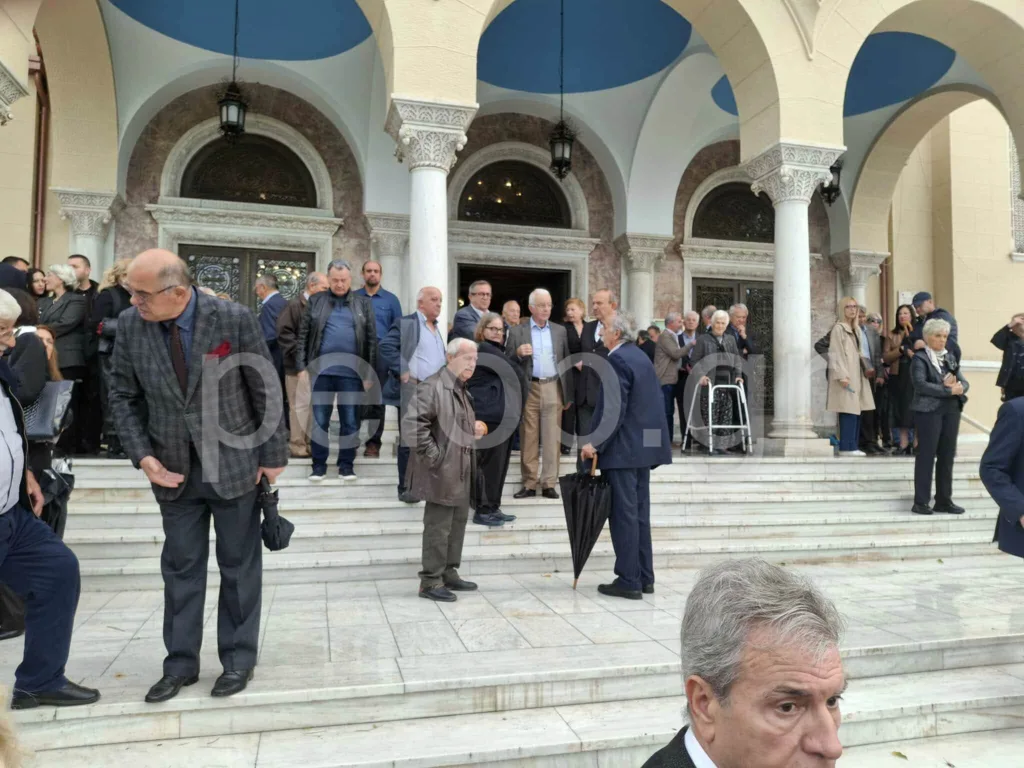 Το τελευταίο αντίο στον Θρασύβουλο Μαυρομμάτη – Πλήθος κόσμου αποχαιρέτησε τον ιστορικό παράγοντα της ΝΔ