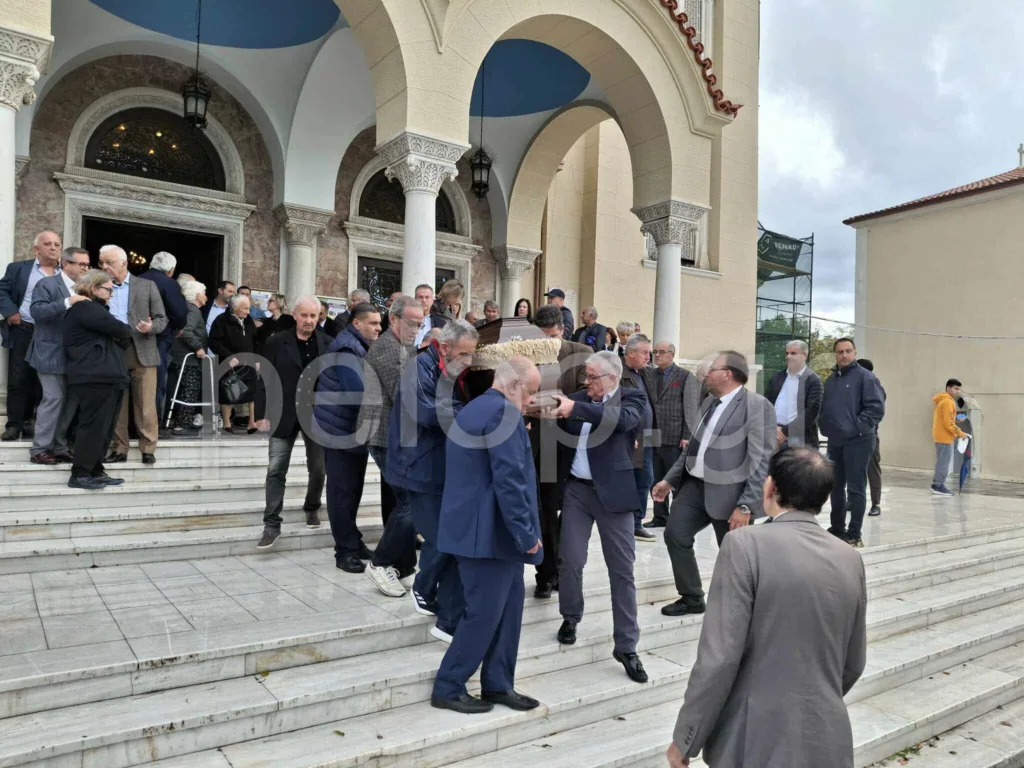 Το τελευταίο αντίο στον Θρασύβουλο Μαυρομμάτη – Πλήθος κόσμου αποχαιρέτησε τον ιστορικό παράγοντα της ΝΔ