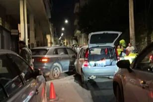 Πάτρα – Τροχαίο στη Μπουκαούρη: Πλαγιομετωπική σύγκρουση και κυκλοφοριακό χάος για λίγη ώρα