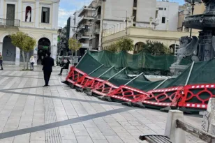 Πάτρα: Άγνωστοι πέταξαν τα προστατευτικά του σιντριβανιού για να συνεχίσουν τα γκράφιτι – Γιώργος Ρώρος: «Άμεση φύλαξη των μνημείων»