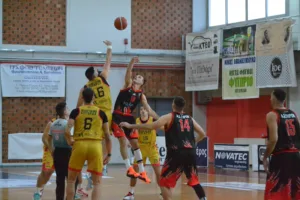 Η Αχαγιά ΄82 ξεπέρασε το εμπόδιο του Τήρωνα - Φωτογραφίες