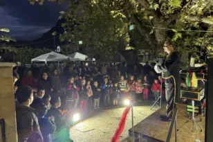 Γιορτή στα Ζαχλωρίτικα σε φόντο Χριστουγέννων ΦΩΤΟΓΡΑΦΙΕΣ