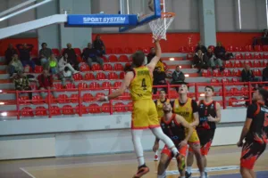 Η Αχαγιά ΄82 ξεπέρασε το εμπόδιο του Τήρωνα - Φωτογραφίες