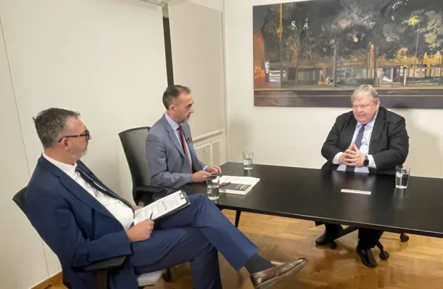 Ευάγγελος Βενιζέλος στο pelop.gr: «Ολοι οφείλουν να φέρονται στο ΠΑΣΟΚ με τρυφερότητα και σεβασμό»