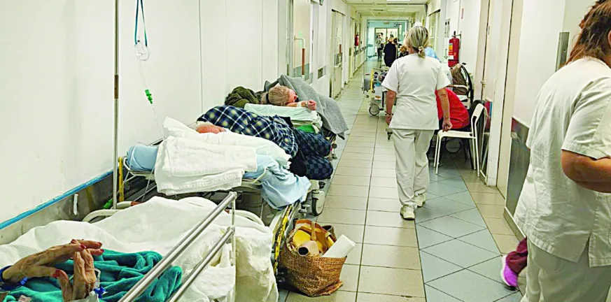 Πάτρα: Οι ασθενείς δεν είναι για περιφορά, η γάγγραινα των διακομιδών πνίγει τα νοσοκομεία