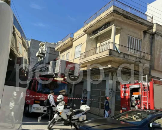 Πάτρα: Άνδρας απειλεί να αυτοκτονήσει στη Λόντου και Βουλγάρεως - «Αν με πάτε με ζουρλομανδύα, βουτάω»