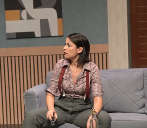 Η ερασιτέχνης ηθοποιός Αθηνά Παπαργύρη στην «Π»: «Το χιούμορ τροφή για σκέψη»